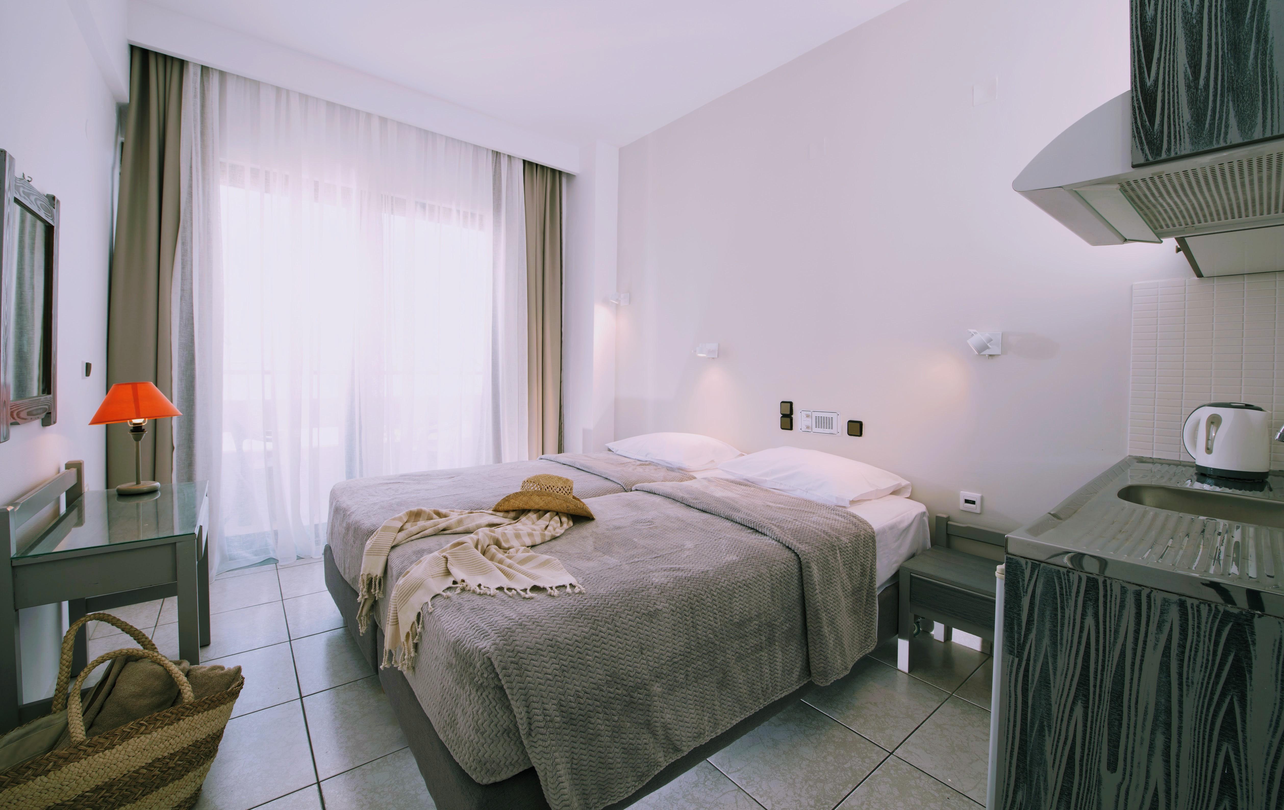 Hermes Hotel Malia Extérieur photo
