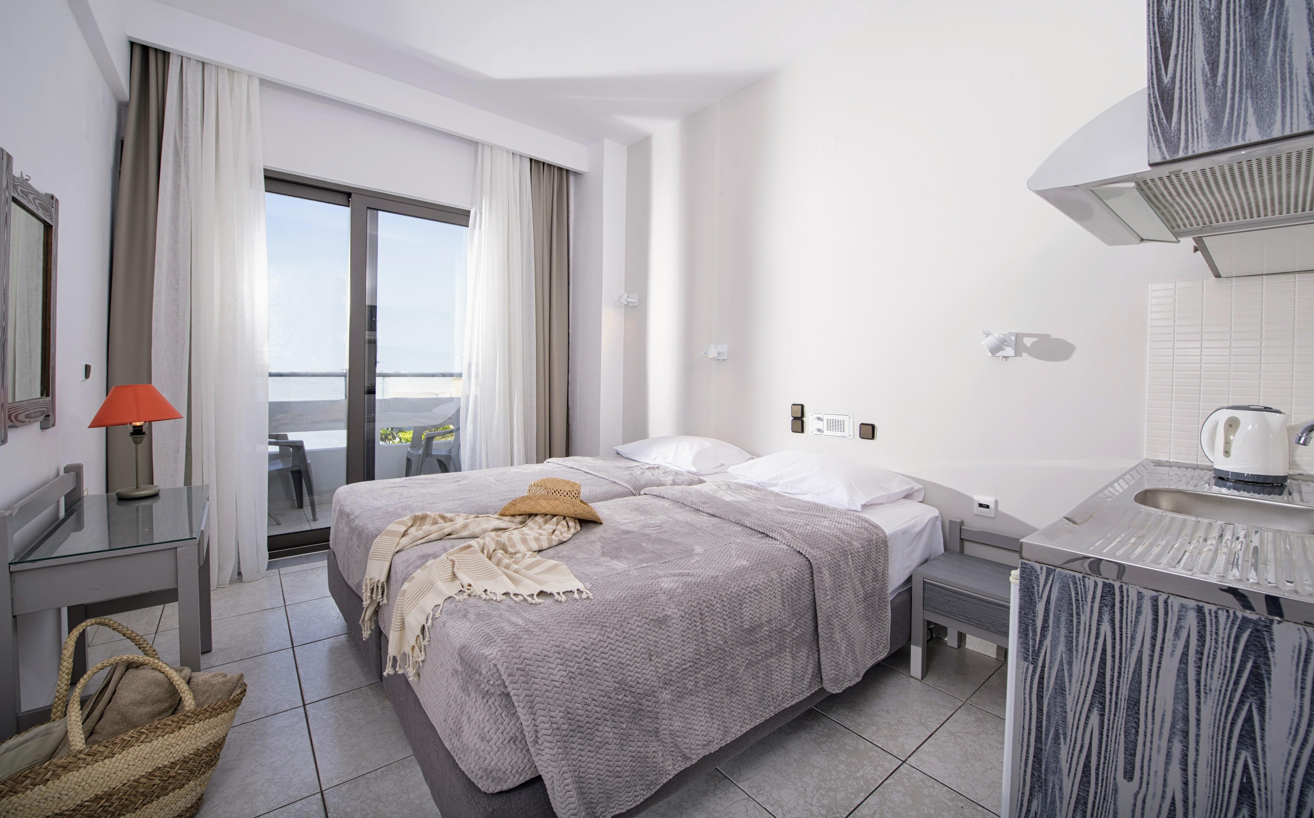 Hermes Hotel Malia Extérieur photo