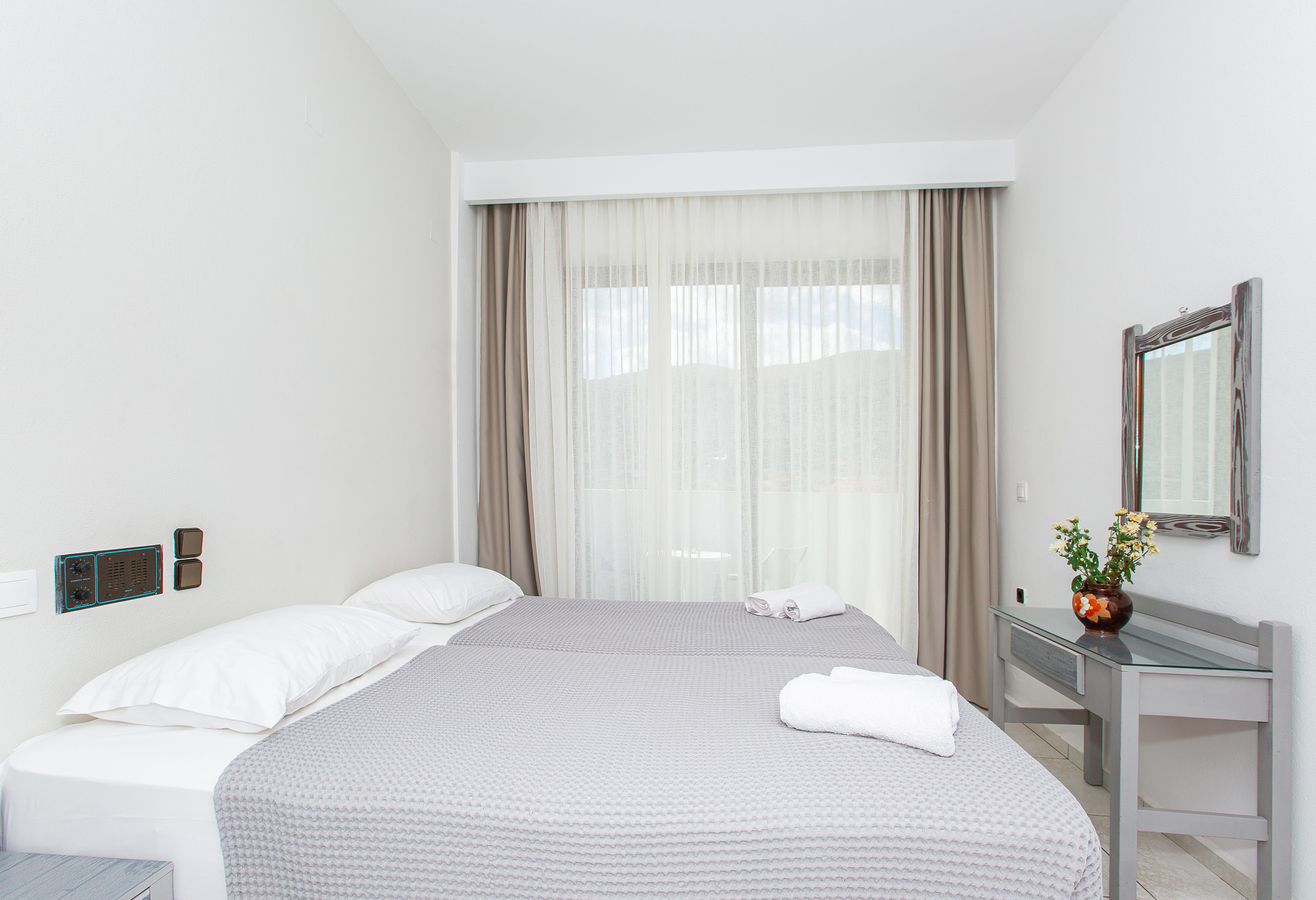 Hermes Hotel Malia Extérieur photo