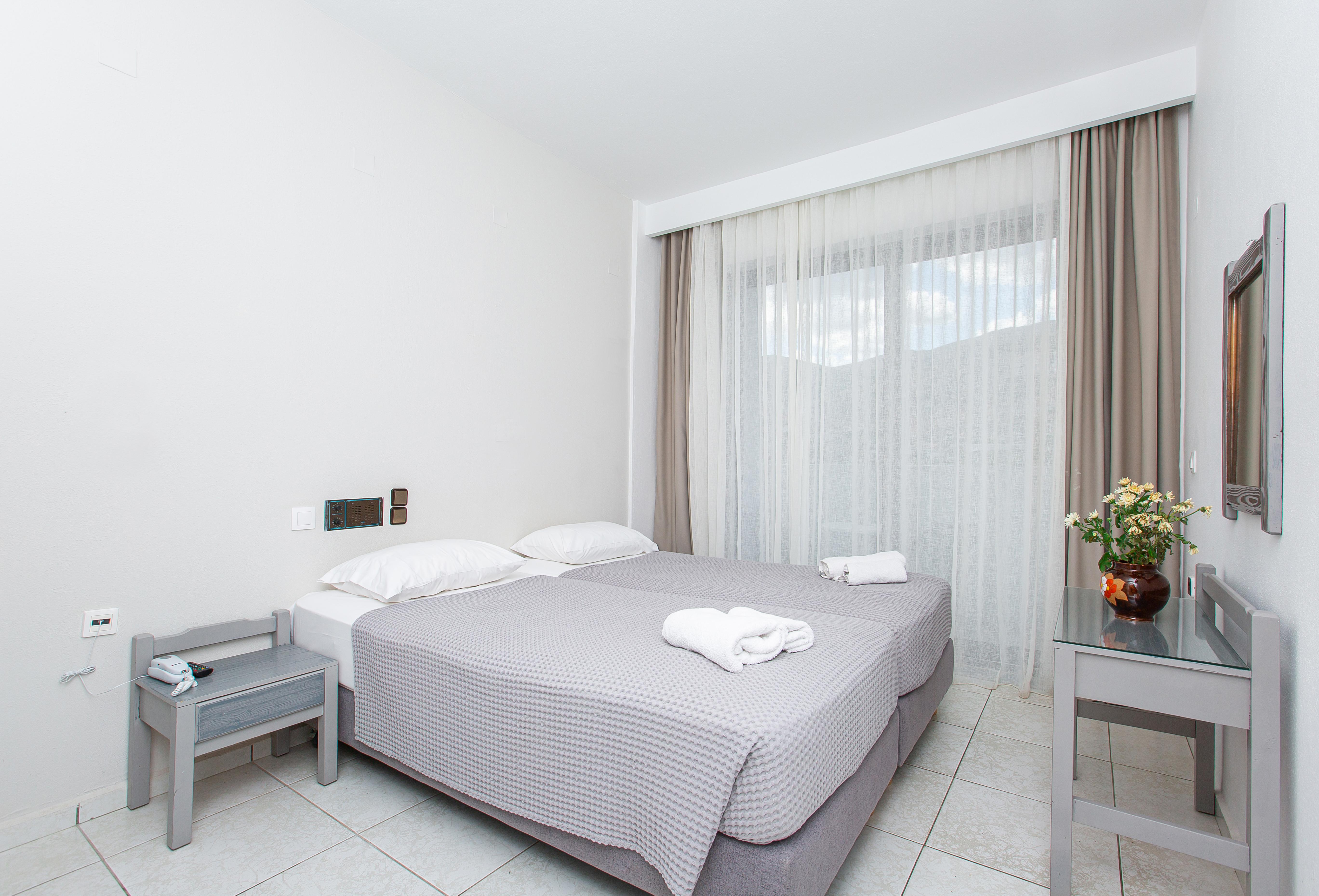 Hermes Hotel Malia Extérieur photo
