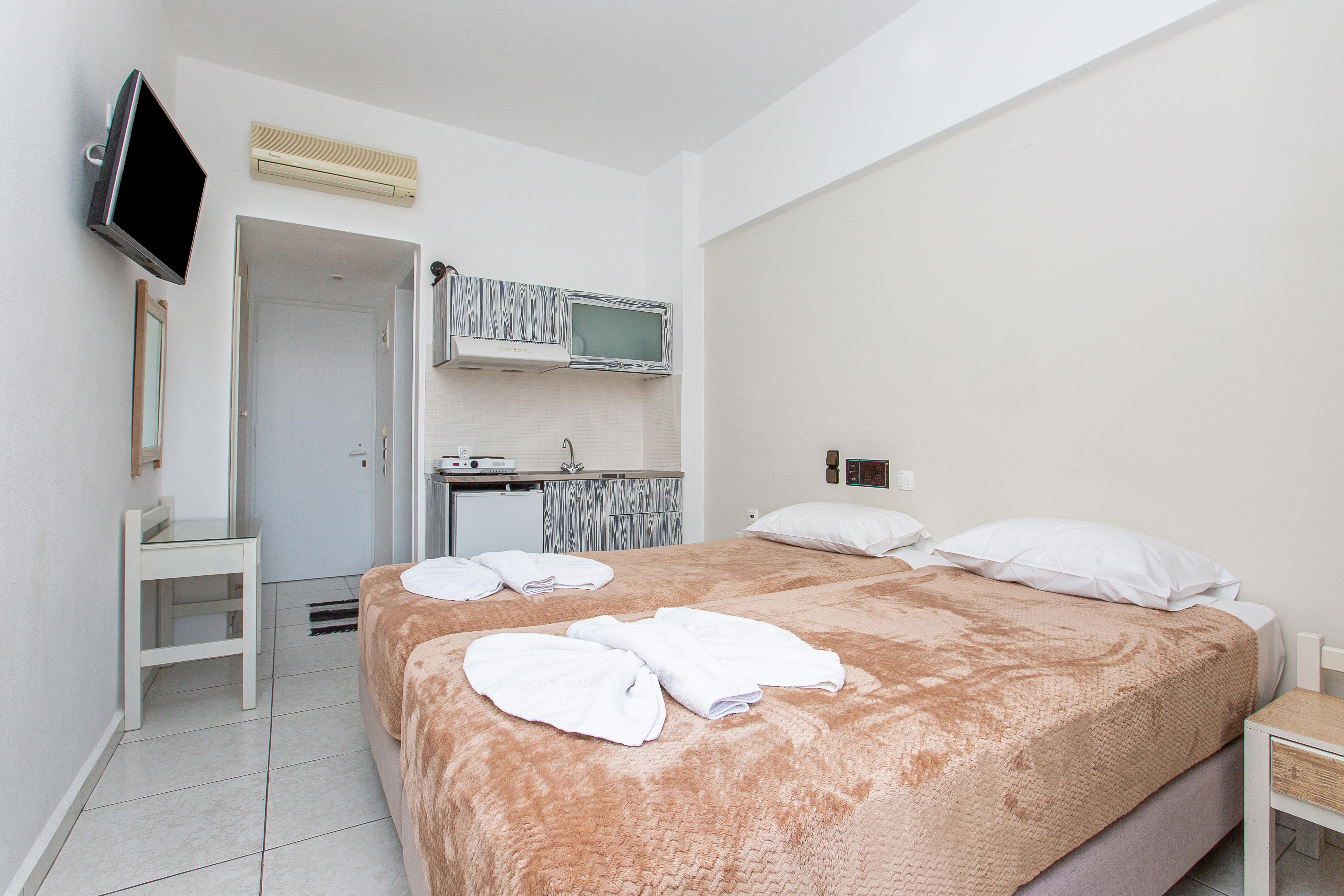 Hermes Hotel Malia Extérieur photo