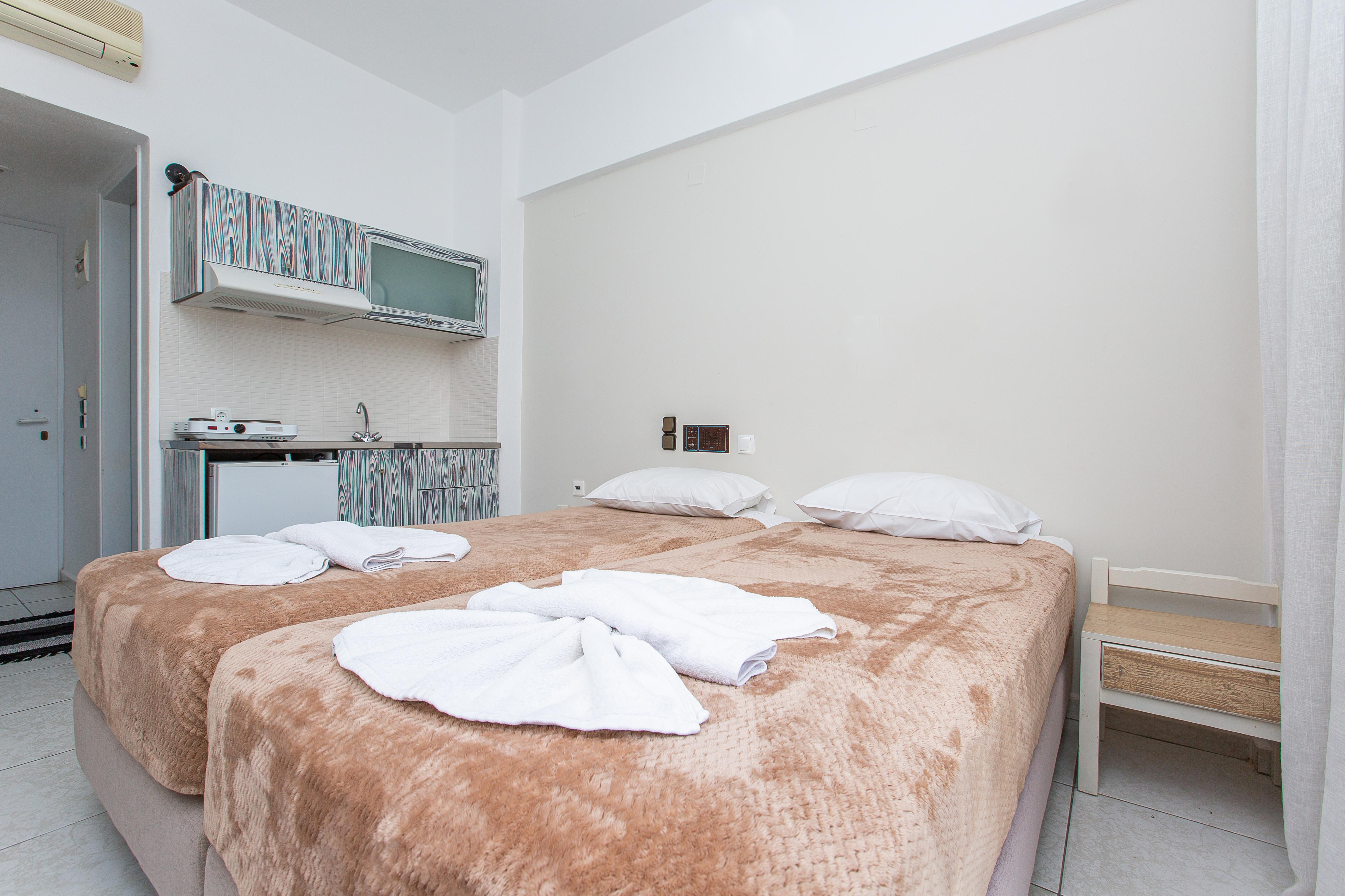 Hermes Hotel Malia Extérieur photo