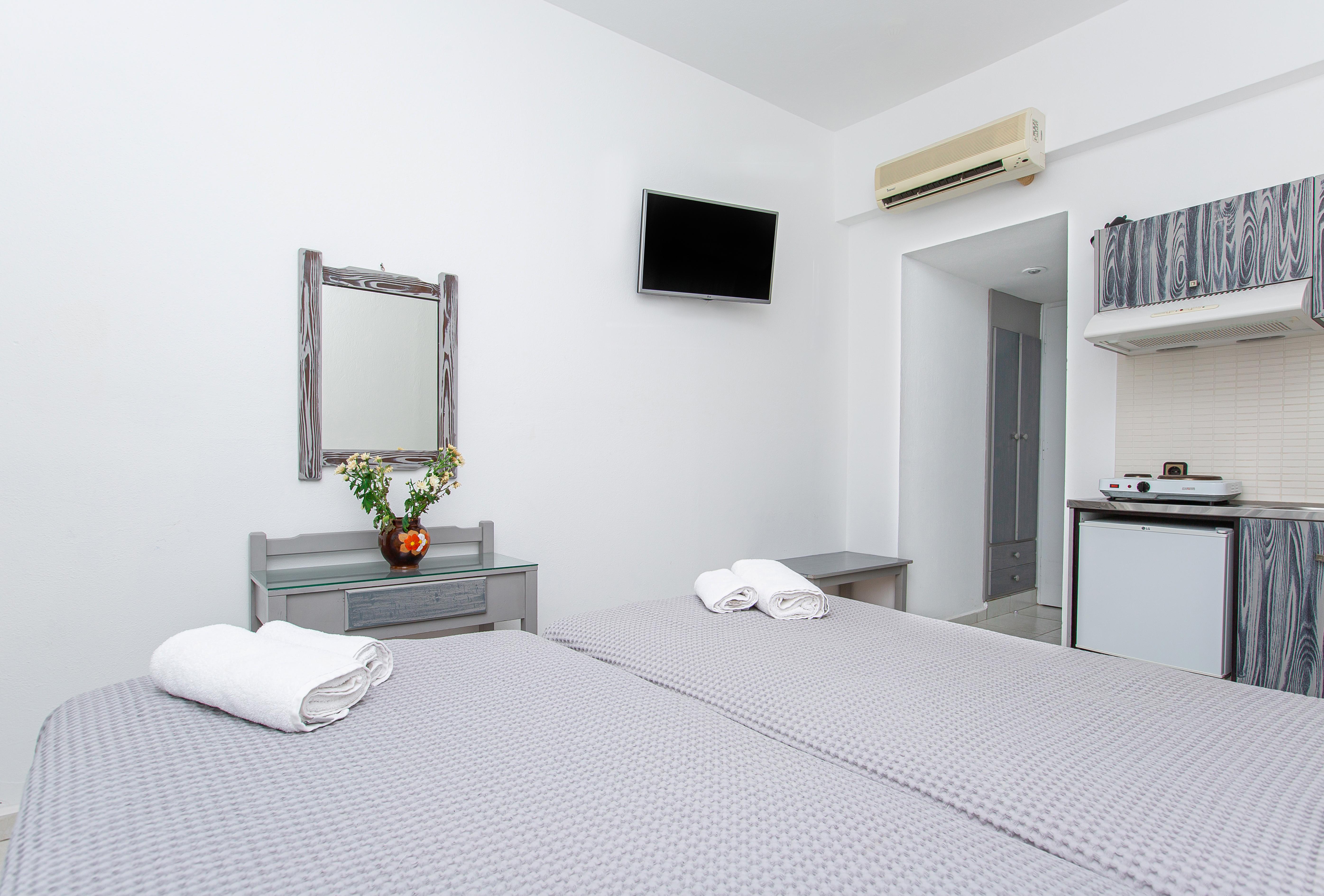 Hermes Hotel Malia Extérieur photo