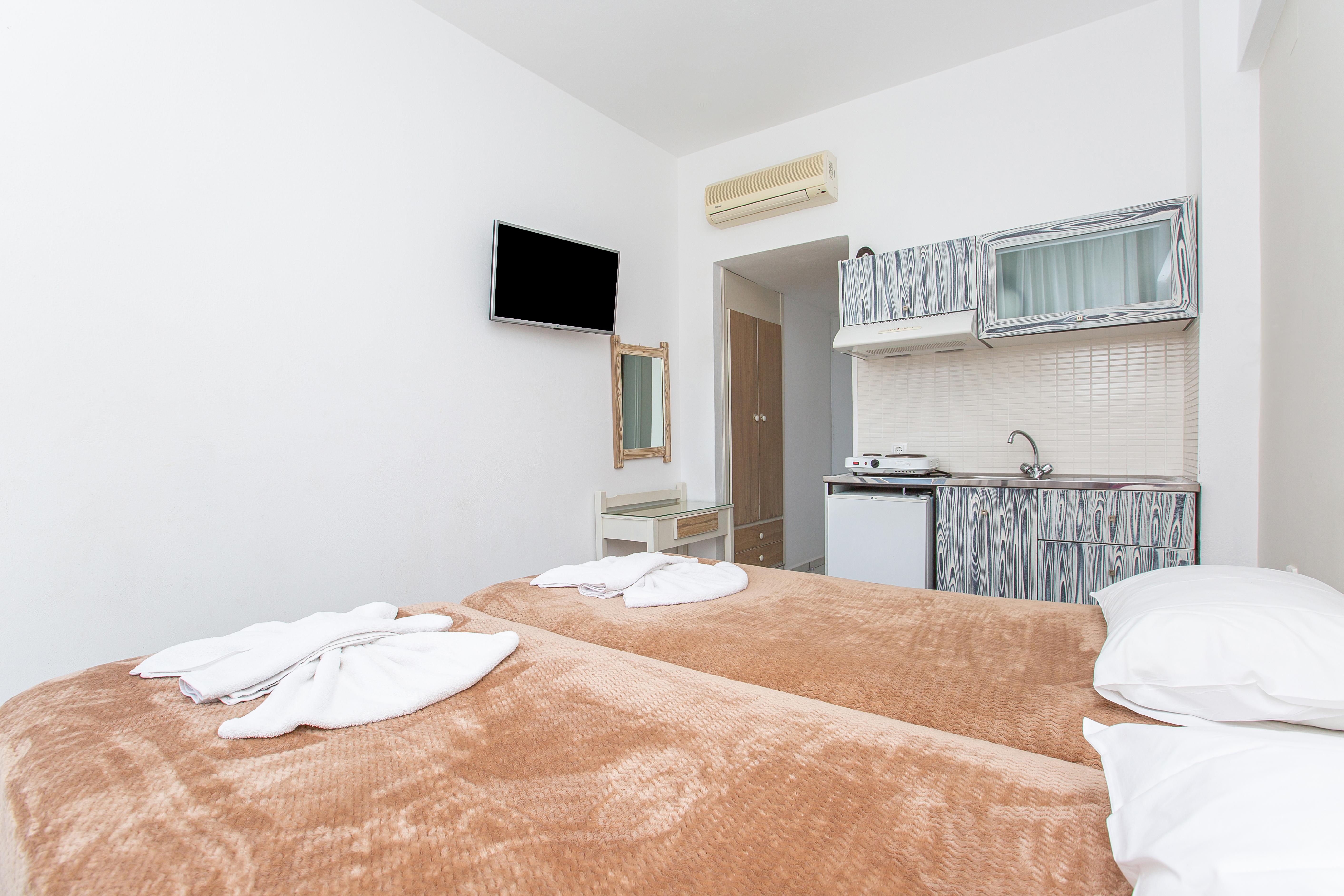 Hermes Hotel Malia Extérieur photo