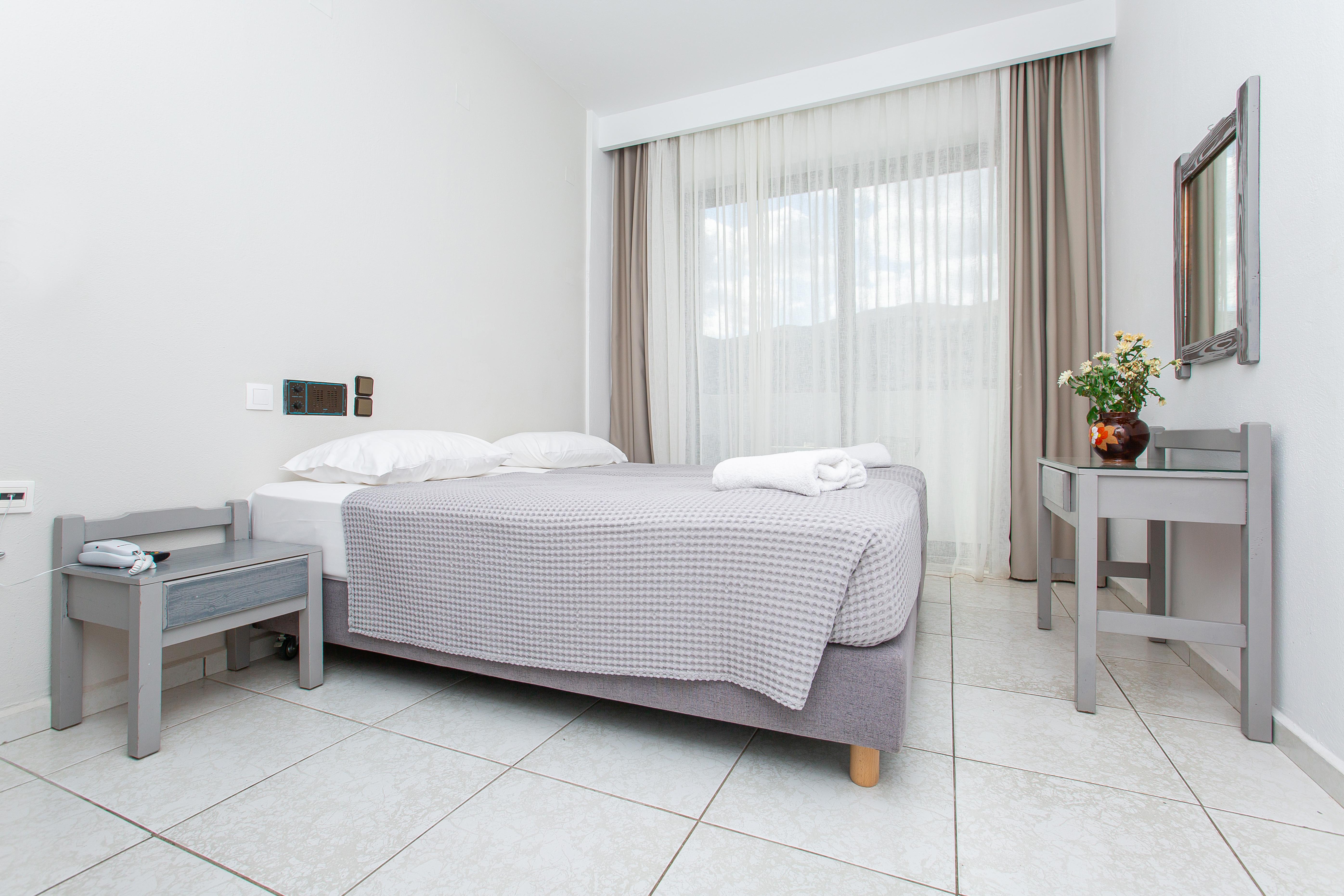 Hermes Hotel Malia Extérieur photo